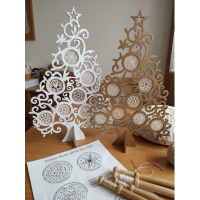ARBOL NAVIDAD MADERA  + patron encaje de bolillos
